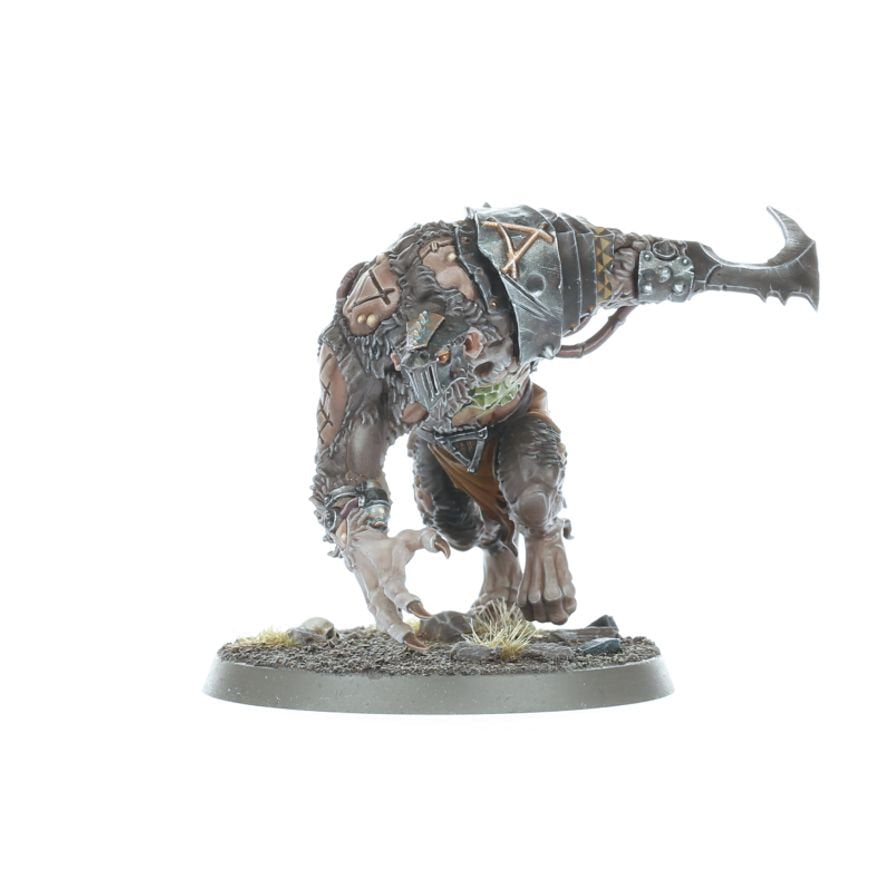 Warhammer Age of Sigmar: Ultimate Starter Set – Spearhead Starter Box with Stormcast Eternals & Skaven, 37 Push-Fit Miniatures, Gaming Mat, Dice & Rulebooks